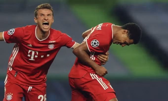 Hai khoảnh khắc tỏa sáng của Gnabry giúp Bayern khoan thủng hàng thủ Lyon. Ảnh: AP.