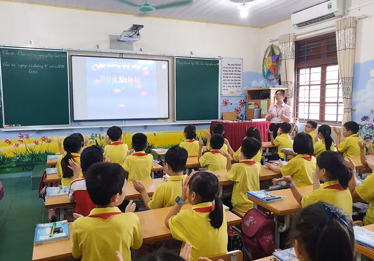 Một tiết học của học sinh Trường Tiểu học Yên Thanh (TP Uông Bí).