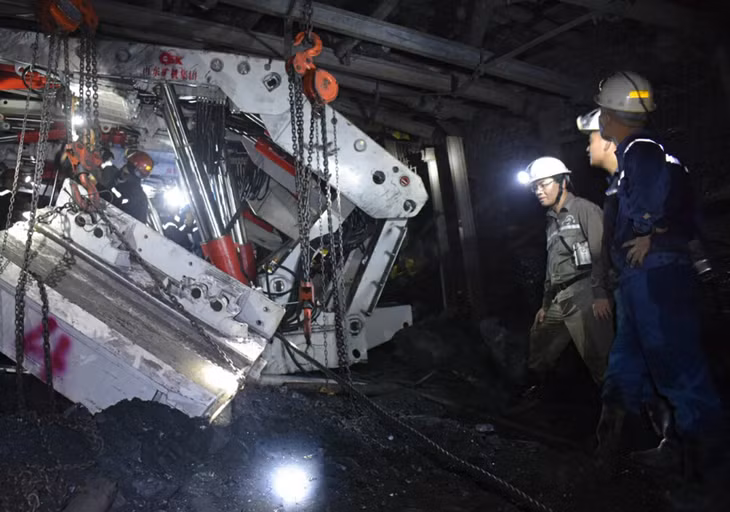 Đổi mới công nghệ khai thác cơ giới hóa đồng bộ hạng nhẹ tại Lò chợ I-11-5 khu vực Khe Chàm (Công ty Than Hạ Long - TKV), là lò chợ cơ giới hóa đồng bộ hạng nhẹ đầu tiên của TKV, dự kiến hoàn thành cuối tháng 8, gắn biển ngày 5/9.