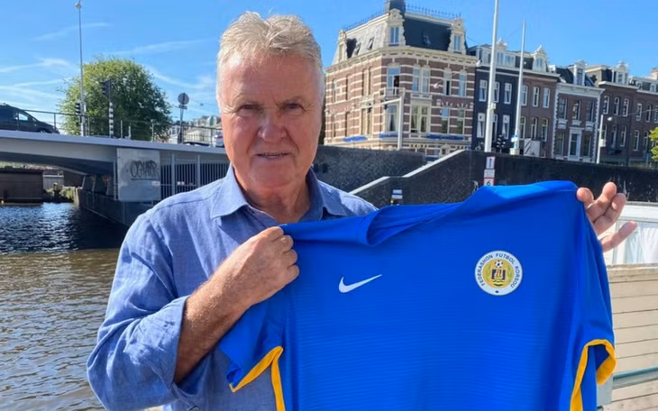  HLV Guus Hiddink dẫn dắt ĐT Curacao (Ảnh: Getty).