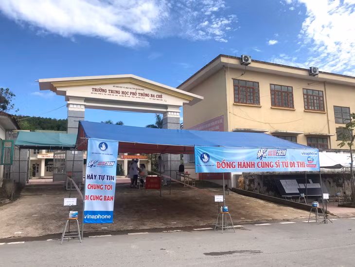 Công tác y tế tại điểm thi trường THPT Ba Chẽ được chuẩn bị đầy đủ, đảm bảo an toàn cho thí sinh. 