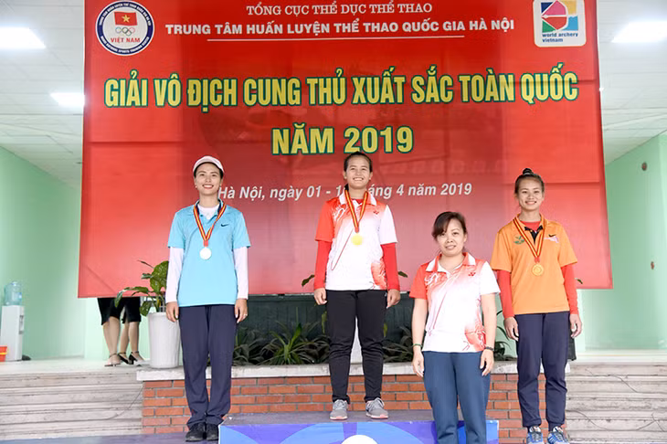 VĐV Lê Phạm Ngọc Anh nhận HCV phá kỷ lục quốc gia