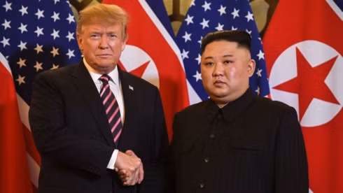 Tổng thống Mỹ - Donald Trump và nhà lãnh đạo Triều Tiên - Kim Jong Un. (Ảnh: AP)