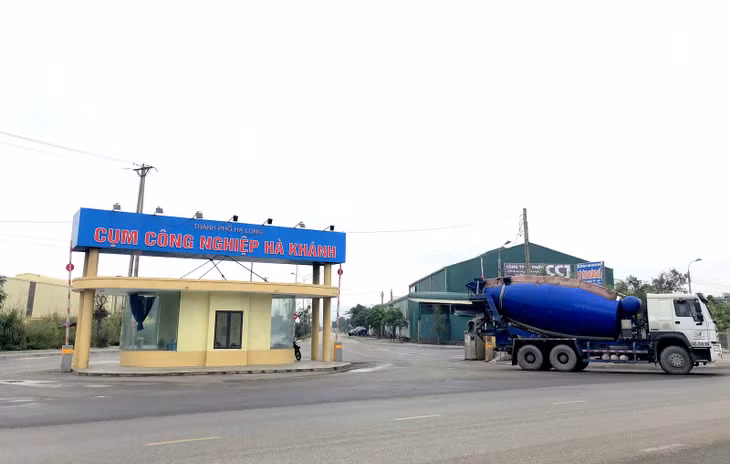 Hạ tầng giao thông nội bộ và hệ thống cây xanh trong CCN Hà Khánh đã và đang được đầu tư hoàn thiện.