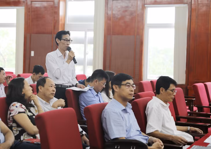 Đại diện Điện lực Quảng Ninh phát biểu, đề xuất một số giải pháp 