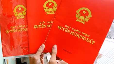Dùng sổ đỏ của người khác để lừa đảo (ảnh minh họa).