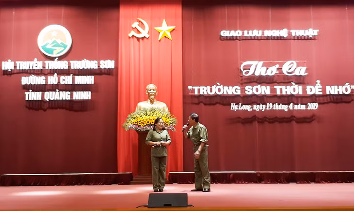 Một tiết mục trong đêm giao lưu.