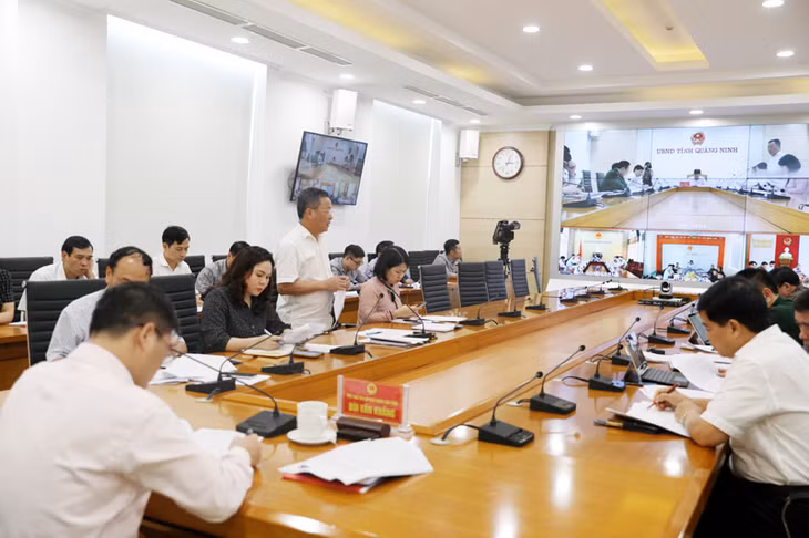 Quang cảnh cuộc họp tại điểm cầu UBND tỉnh.