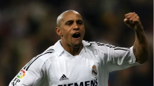  Roberto Carlos giành nhiều thành công trong màu áo Real Madrid và đội tuyển Brazil.