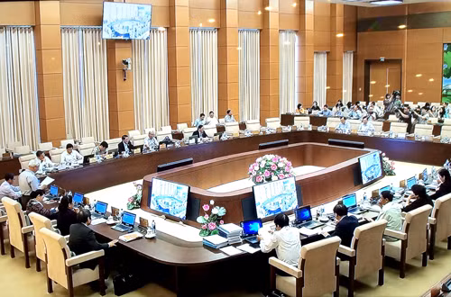 Toàn cảnh phiên họp. Ảnh: VGP/Nguyễn Hoàng