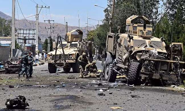 Hiện trường một vụ đánh bom ở Afghanistan. (Ảnh: Afghanistan Times)