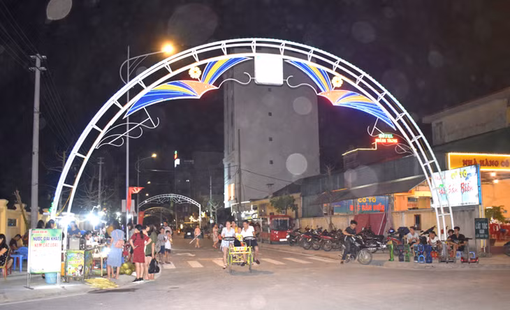 Đường phố Cô Tô đã được trang hoàng đẹp hơn cho Tuần văn hóa thể thao và du lịch Cô Tô lần thứ IV năm 2019
