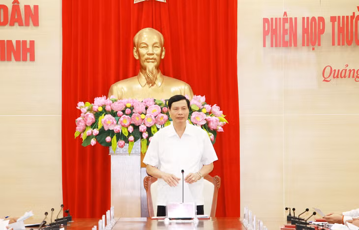 Đồng chí Nguyễn Đức Long, Chủ tịch UBND tỉnh, phát biểu tại buổi làm việc.