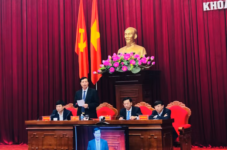Đồng chí Nguyễn Đức Long, Phó Bí thư Tỉnh uỷ, Chủ tịch HĐND tỉnh phát biểu ý kiến tại hội nghị. 