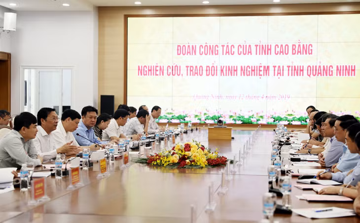 Quang cảnh chương trình trao đổi kinh nghiệm công tác.