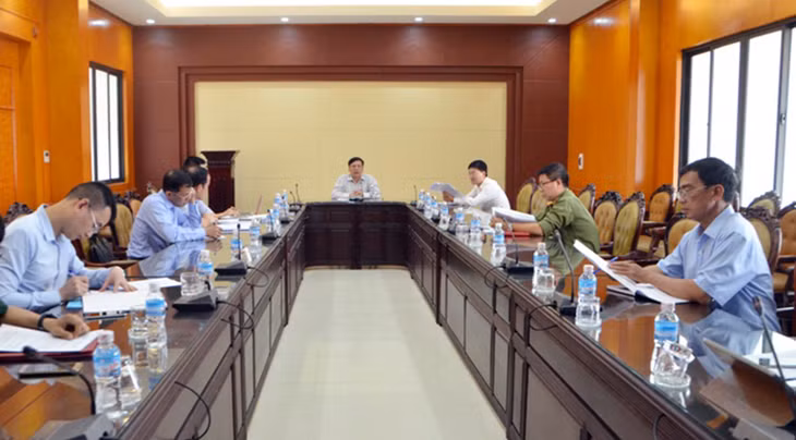 Chiều ngày 19/4 Chủ tịch UBND TP Móng Cái Vũ Văn Kinh chủ trì cuộc họp triển khai phương án cưỡng chế 