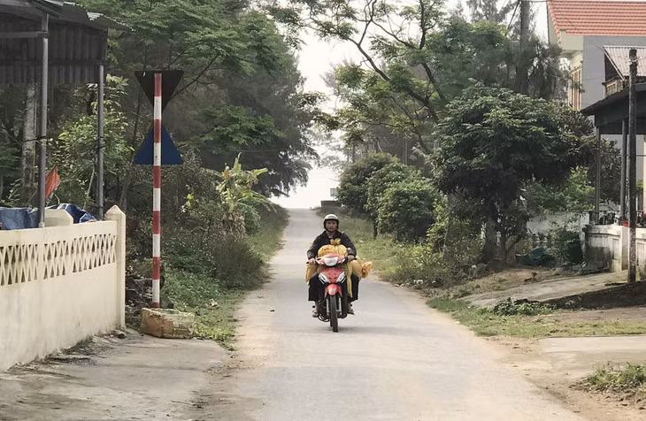 Đường phố của phường Bình Ngọc quang đãng, sạch sẽ nhờ sự tuyên truyền giữ gìn vệ sinh môi trường cho người dân 