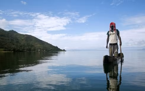 Hồ Kivu, nơi xảy ra tai nạn chìm tàu thương tâm khiến 150 người mất tích. (Ảnh: CNN)