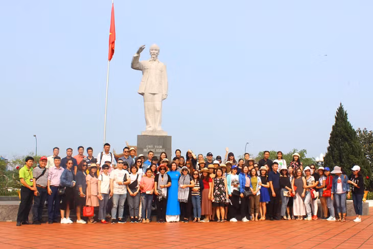 Các đoàn Famtrip tham dự chuyến khảo sát thị trường du lịch tại huyện Cô Tô.