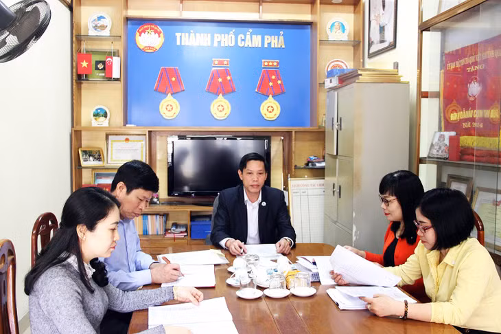 Giao ban định kỳ của Cơ quan Khối thành phố Cẩm Phả để nắm bắt sát tình hình thực tế của cơ sở