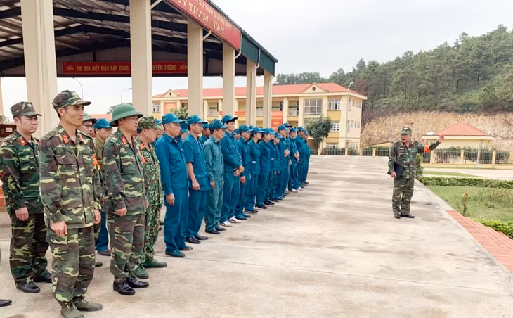 Ban CHQS TP Uông Bí tổ chức huấn luyện lực lượng dân quân tự vệ năm 2019.