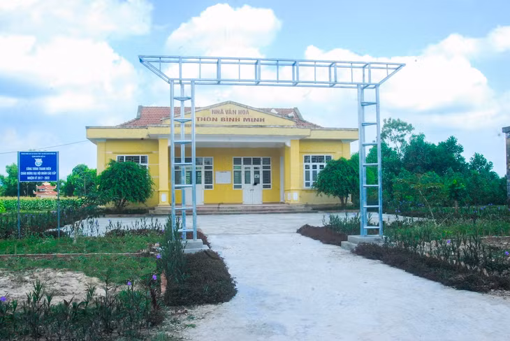 Nhà văn hóa thôn Bình Minh (xã Đại Bình, Đầm Hà) được đầu tư sạch đẹp, khang trang, phục vụ tốt nhu cầu sinh hoạt, hội họp của người dân.