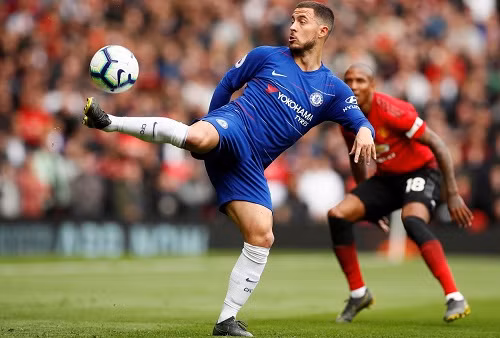 Hazard muốn Chelsea giành vé dự Champions League một cách thường xuyên. Ảnh: Reuters.