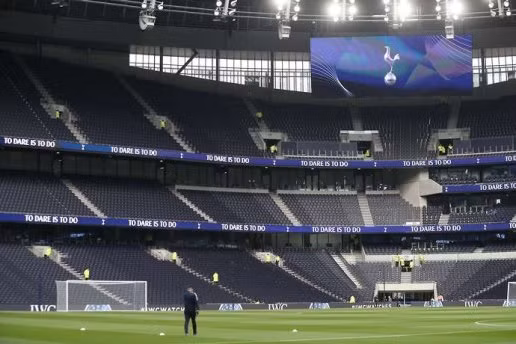  Liverpool đang xem xét thuê sân của Tottenham