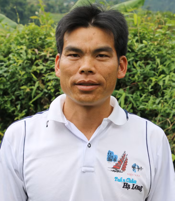 Bí thư chi bộ, Trưởng thôn Lục Ngù Trạc A Thìn.