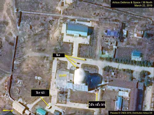 Hình ảnh cần cẩu lớn tại tổ hợp hạt nhân Yongbyon hôm 22/3. Ảnh: 38 North.