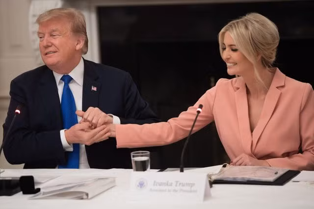 Tổng thống Donald Trump và con gái Ivanka Trump (Ảnh: AFP)