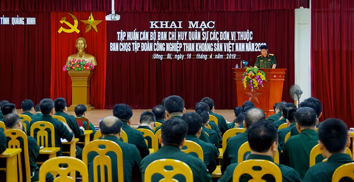 Quang cảnh buổi khai mạc