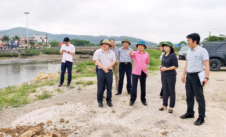 Đoàn khảo sát kiểm tra công tác quy hoạch và tiến độ thực hiện một số dự án trên địa bàn Hoành Bồ