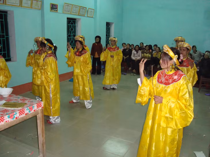  Một lớp học ca trù do cụ Tự truyền dạy.