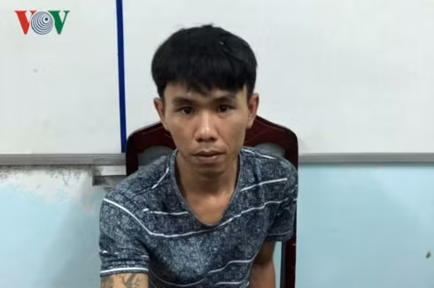 Đối tượng Nguyễn Minh Tân tại cơ quan điều tra Công an La Gi.