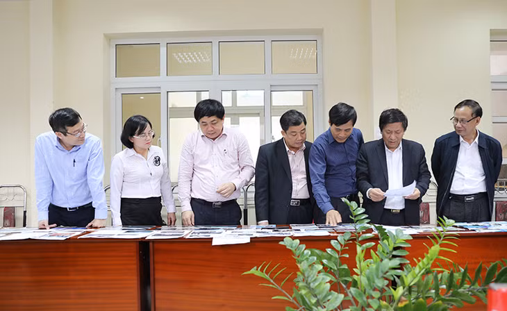 Hội đồng Xét giải báo chí tỉnh nhận xét, đánh giá các tác phẩm thuộc loại hình báo in, báo ảnh.