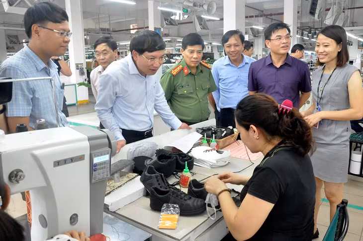 Kiểm tra điều kiện cơ sở làm việc của người lao động tại Chi nhánh Công ty TNHH Sao Vàng.