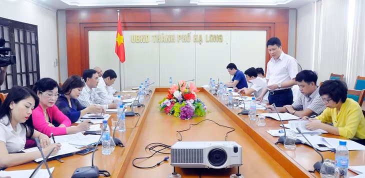 Quang cảnh cuộc làm việc.