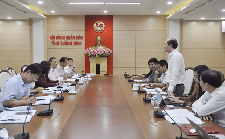 Lãnh đạo Tập đoàn FLC báo cáo tình hình đầu tư, những khó khăn bất cập của đơn vị tại cuojc họp