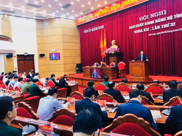 Kỳ họp thứ 32, BCH Đảng bộ tỉnh Khoá XIV: