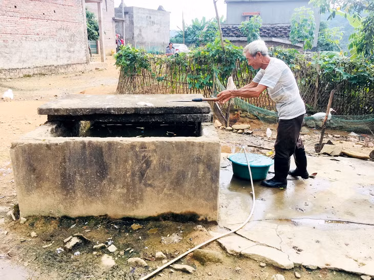 Phần lớn người dân ở các xã vùng sâu vẫn chưa được sử dụng nước sinh hoạt