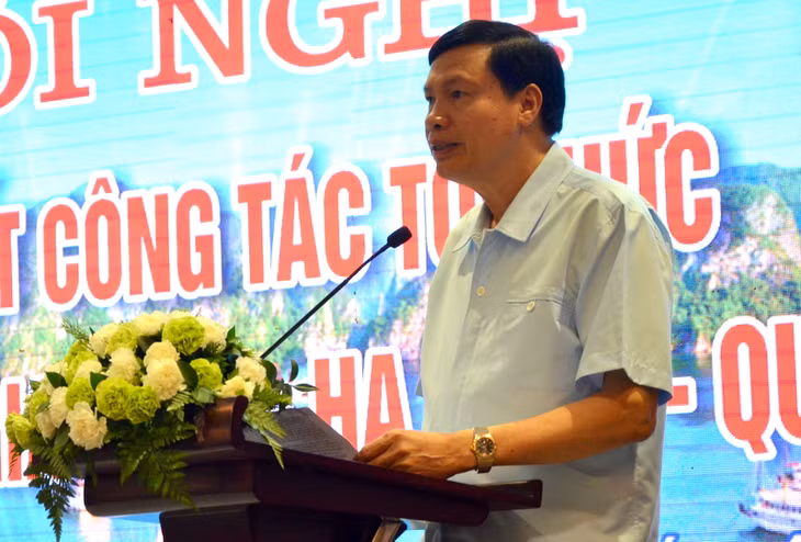 Đồng chí Nguyễn Đức Long, Phó Bí thư Tỉnh ủy, Chủ tịch UBND tỉnh, Trưởng Ban tổ chức Năm Du lịch Quốc gia 2018 phát biểu tại Hội nghị tổng kết