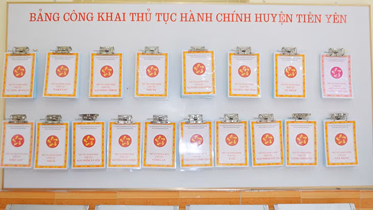 Công khai thủ tục hành chính tại Trung tâm hành chính công huyện Tiên Yên.