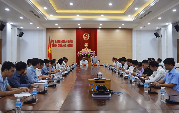 Quang cảnh buổi làm việc.