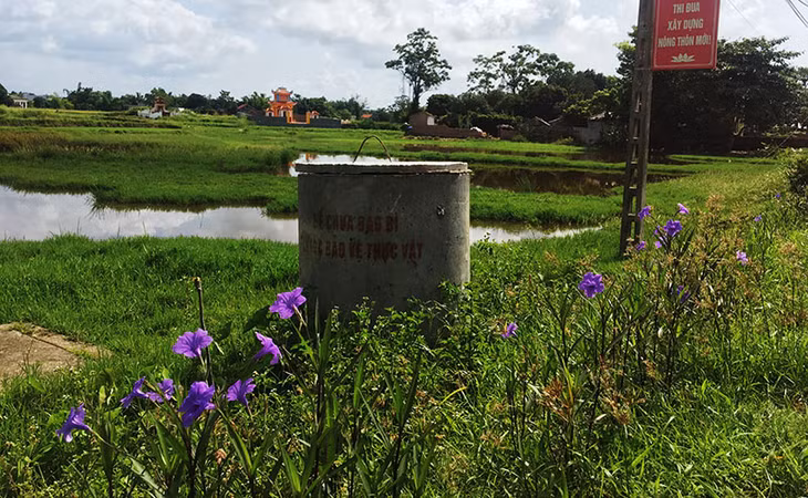 6 tháng đầu năm 2018 xã Đầm Hà xây dựng được 21 bể thu gom bao bì thuốc bảo vệ thực vật sau sử dụng trên các cánh đồng của xã.