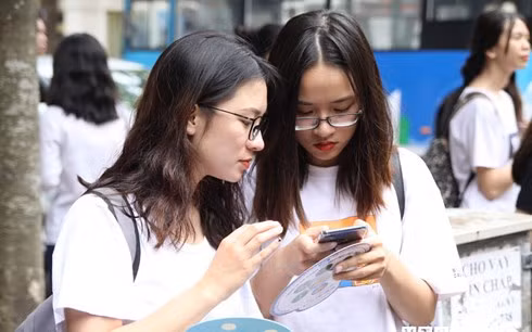 Nhiều thí sinh cho rằng đề thi năm nay nhiều môn đều gây khó, không thể đạt điểm cao.