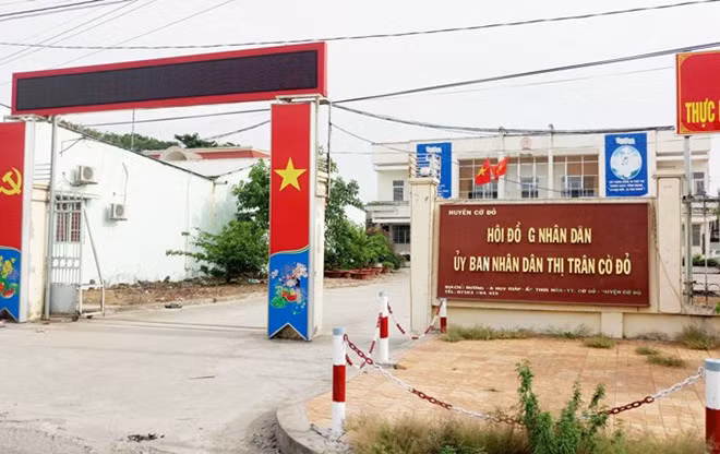 UBND thị trấn Cờ Đỏ, nơi xảy ra vụ việc. Ảnh: E.X.
