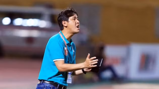  Nhiều HLV muốn V-League tạm dừng vì World Cup.