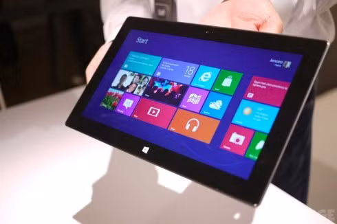 Máy tính bảng Microsoft Surface. Ảnh: The Verge.