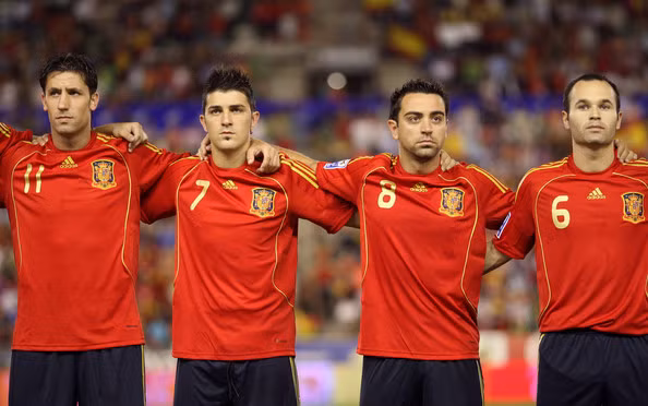 Xavi và Iniesta sát cánh bên nhau trong trận CK World Cup 2010